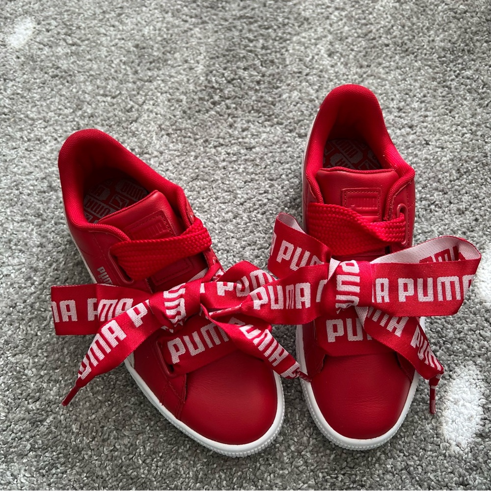 Puma basket heart sneaker NWT red bow